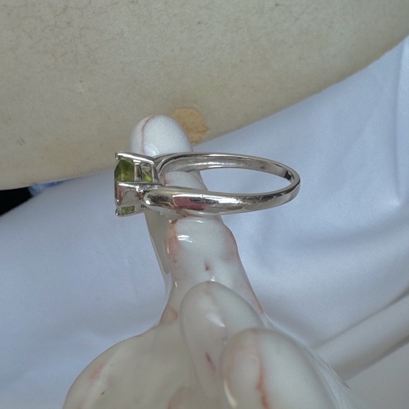 10KWG Fancy Cut Peridot Octagon Ring - Picture 4 of 9